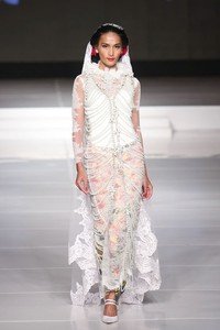 Adjie Notonegoro Kebaya Nusantara. Jakarta Fashion & Food Festival 2015 at Ballroom Harris Hotel. Kelapa Gading. Jakarta. [Foto: Mohammad Abduh/Wolipop]