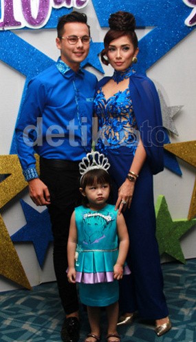 Ogah Ekstrem, Ussy Cuma Selfie Sesudah Dandan