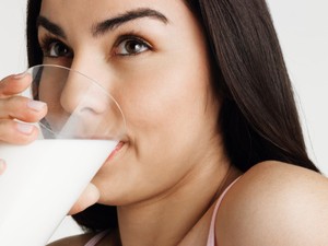 Rendah Kalori dan Menghaluskan Kulit, Susu Almond Kaya Manfaat (1)