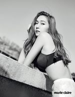 Jessica Jung Seksi dengan Bra Hitam