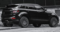 Sebuah sistem pembuangan stainless steel memberikan crossover ini lebih terlihat garang di jalan. Pool/Dok. Kahn Design.