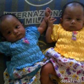 Asyifa Khoirunnisa Nur Rochandi & Asyafa Khoirunnisa Nur Rochandi