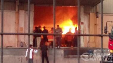 Gudang Karet di KBN Marunda Terbakar, 17 Damkar Diterjunkan