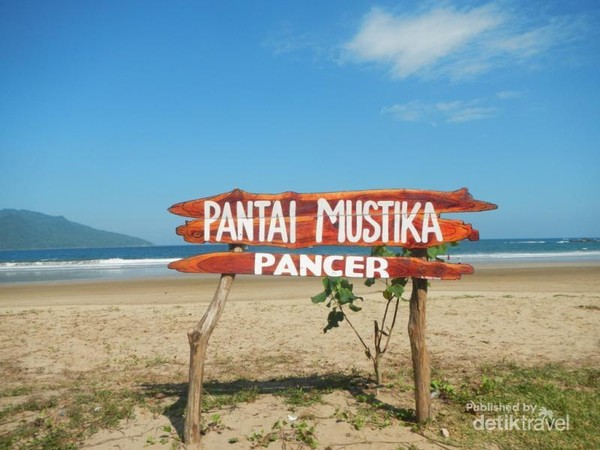 Pantai Mustika Banyuwangi Saingan Berat Pulau Merah