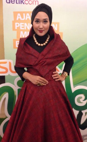 Cerita di Balik Gaun Dian Pelangi di Audisi Sunsilk Hijab Hunt Bandung