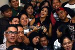 Nobar Konser Traya Bersama Krisdayanti