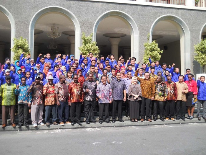 Mensesneg dan Mendikbud Lepas Guru Penggerak yang Bertugas di Puncak Papua