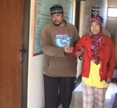 Sakit Diabetes, Pemilik Wawai Bridal Penipu Calon Pengantin Dibawa ke RS Polri