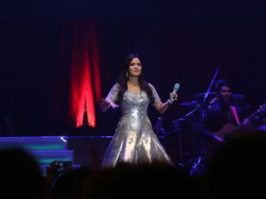 Raisa Sajikan Dokumentasi Masa Kecil dan Karier di Konser Tunggal