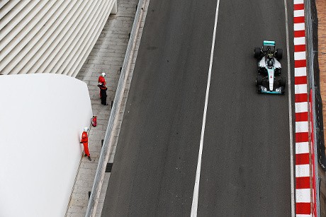 Rosberg Catatkan Hat-trick di Monako