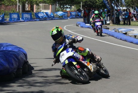 Tommy Richard Orlando Juga Berjaya di YCR 4