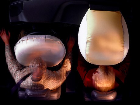 Seberapa Cepat Airbag Bekerja?