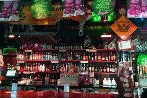 Amerika Punya Kafe yang Dihias Pakai Bra