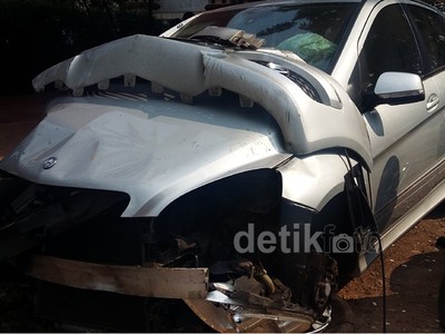 Ini Penampakan Mercy Istri Yuddy Latif