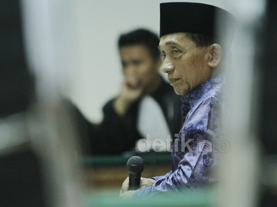 Eksepsi Fuad Amin Ditolak