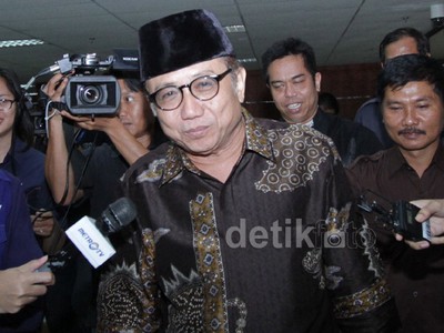 Hakim Tolak Eksepsi Eks Sekjen ESDM Waryono Karno