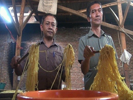 BBPOM Bandung Gerebek Pabrik Mi Berformalin