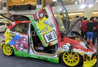 Bicara tampilan desain yang disajikan, pasti Otolovers setuju, tampilan manis Honda Brio Satya telah dibuang jauh, hingga menampilkan karakter baru yang begitu gahar dan menakutkan.