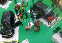 Harga yang dipasarkan Karimun Wagon R AGS on the road (OTR) di wilayah Jawa Timur tipe GL seharga Rp 117 juta. Tipe GX dipatok Rp 125 juta dan tpe GS dijual Rp 127 juta. Sedangkan tpe Dilago pasarannya sebesar Rp 128 juta.