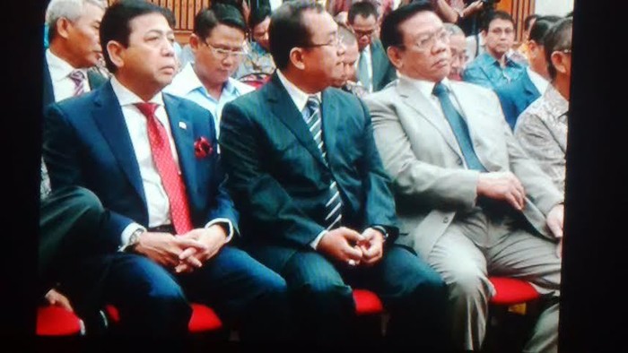 Hadiri Sidang Doktor Fayakhun, Setya Novanto Akrab dengan Agung Cs