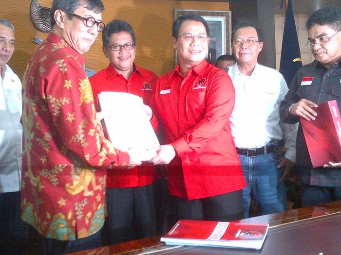 Sekjen PDIP: Beri Kesempatan Jokowi Evaluasi Menteri Bidang Ekonomi