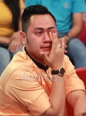 Nassar Sudah Lepas Cincin Kawin