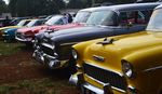 Pengguna Chevy Bentuk Formasi Logo Mobil Terbesar