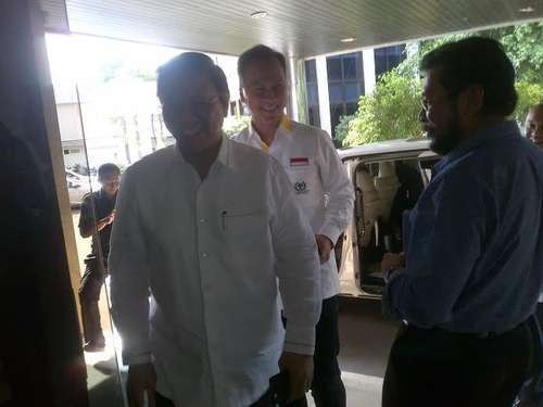 Agung Laksono Malam Ini Kembali Temui JK