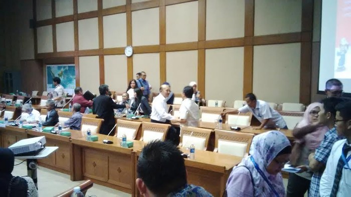DPR Ributkan SK Pengangkatan, Dirjen Migas Tinggalkan Ruang Rapat