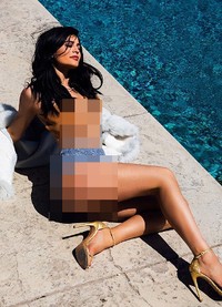 Kylie Jenner Unggah Foto Seksi Lagi, Khloe Kardashian Berhijab di Dubai