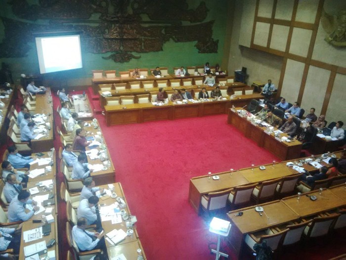 Ekonomi Lesu, Anggota DPR: Penjualan Ritel Turun Kecuali Popok dan Susu