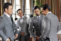 Arifin Putra, Ge Pamungkas, Chicco Jerikho dan Abimana Aryasatya tampil gagah dan tampan untuk adegan terakhir film 'Negeri van Oranje'. Han Kristi/detikHOT.