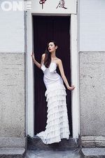 Flawless... Nana 'After School' Cantik Menawan Bergaun Putih