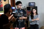 Ssstt... Si Cantik Jessica Mila Lagi Serius Baca Naskah