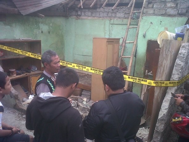 Ledakan Diduga Tabung Gas Melon Hancurkan Rumah, Penjual Jamu Luka Bakar