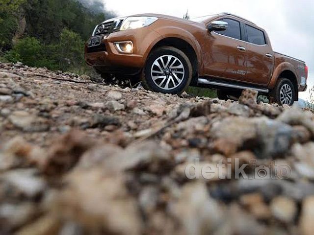 Nissan Navara di Buasnya Rimba Aceh