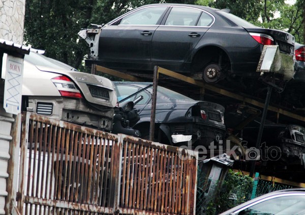 Ini Dia Tempat Menghancurkan Mobil di Singapura