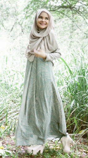 Tampil Berhijab, Terry Masih Pikirkan Aksi Panggungnya