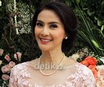 40 Years Old, Maudy Koesnaedi Sangat Cantik Berkebaya