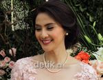 40 Years Old, Maudy Koesnaedi Sangat Cantik Berkebaya