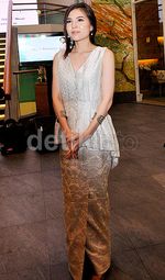 Olivia Jensen Elegan dalam Balutan Dress Songket