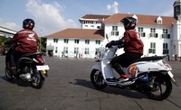 Dalam mengeksplorasi beragam kekayaan alam, budaya dan cita rasa lokal yang dimiliki Indonesia di 3 pulau Jawa-Bali-Lombok ini, AHM menurunkan 3 model sepeda motor skutik terlarisnya yaitu All New Honda BeAT eSP series, All New Honda Vario Series, dan New Honda Scoopy eSP yang baru saja diluncurkan bulan ini.