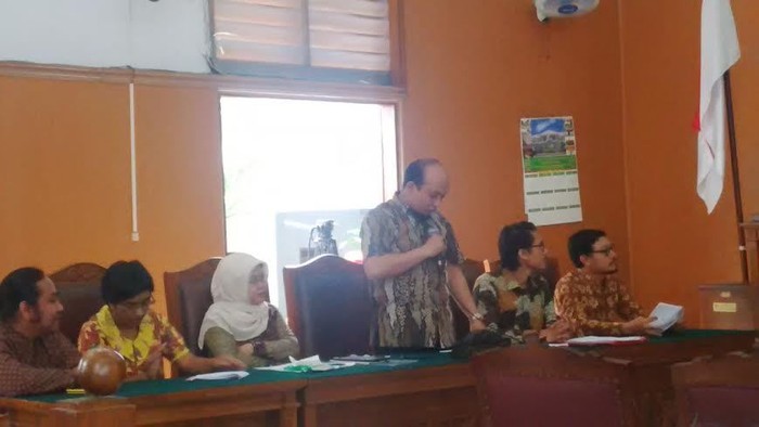 Novel Baswedan Bacakan Permohonan Praperadilan di PN Jaksel Sambil Berdiri
