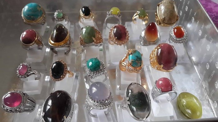 Yuk, Mengintip Koleksi Akik Dewi Pencabut Nyawa dari Riau