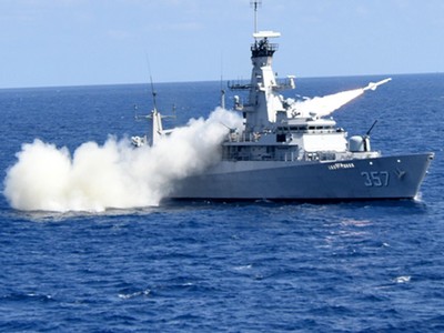 KRI Bung Tomo Luncurkan Rudal Exocet di Laut Jawa