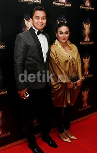 Lagi jomblo, Billy hadir bersama Mak Vera. Pool/Gus Mun/detikFoto.