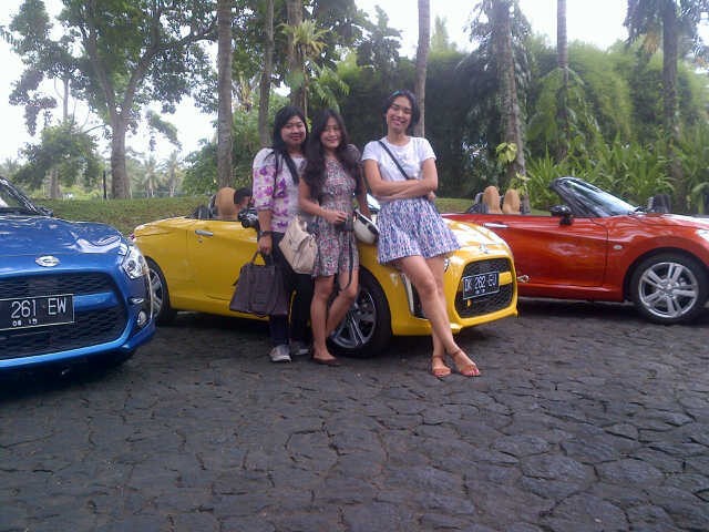 Para Wanita Ini Kesengsem Copen di Pandangan Pertama