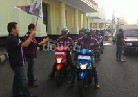 Dukungan DAM berupa tenaga mekanik untuk safety check, mengajak 24 anggota komunitas dari Ikatan Motor Honda Bandung (IMHB) dan Komunitas Honda Tasikmalaya (KHOTAK) sebagai riders untuk merasakan kehebatan Honda Smart Matic, kata Lerri Gunawan, General Manager Motorcycle Sales, Marketing & Logistic DAM di Bandung, Jawa Barat, Jumat (29/5/2015). Honda Smart Adventure di Bandung akan dipusatkan di Jl Asia- Afrika.