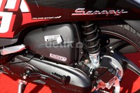 Motor ini diklaim lebih irit dengan catatan angka konsumsi sebesar 61,9 km per liter. Apalagi, sudah ada teknologi Idling Stop System (ISS) yang secara otomatis bisa mematikan mesin setelah berhenti lebih dari 3 detik dan menyala lagi secara otomatis saat tuas gas diputar.