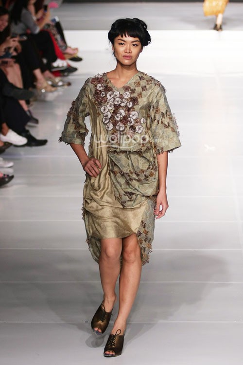 Carmanita Kain Negeri Jakarta Fashion & Food Festival 2015 at Ballroom Harris Hotel. Kelapa Gading. Jakarta. [Foto: Mohammad Abduh/Wolipop]